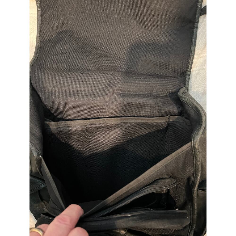 Vintage Canyon Outback black leather backpack - Picture 6 of 6